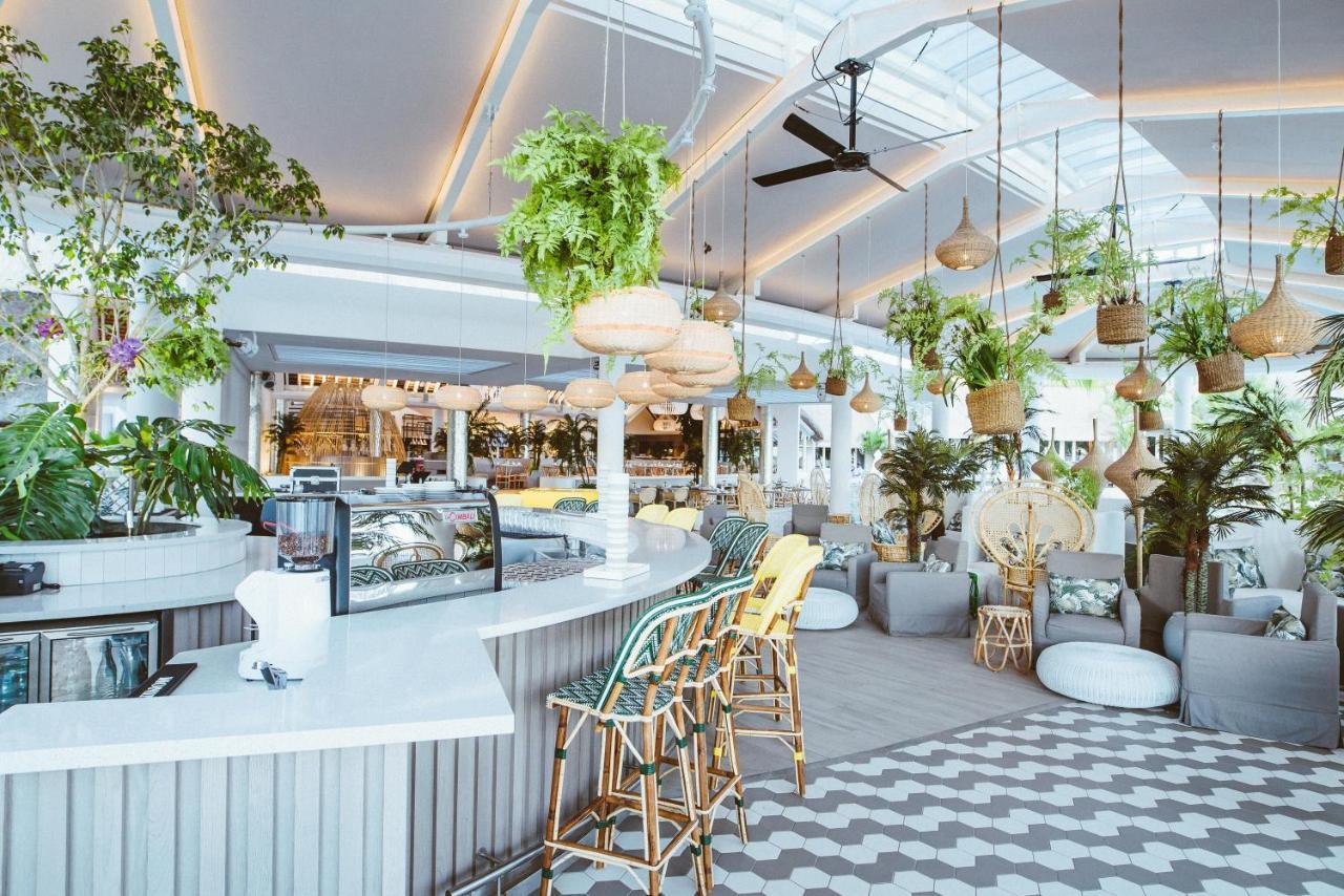 Lux* Grand Gaube Resort & Villas Экстерьер фото The interior of the restaurant