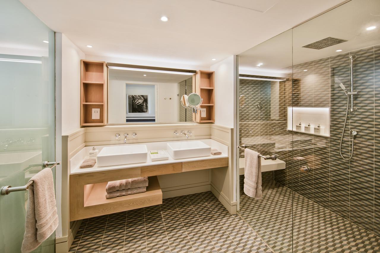 Lux* Grand Gaube Resort & Villas Экстерьер фото Bathroom