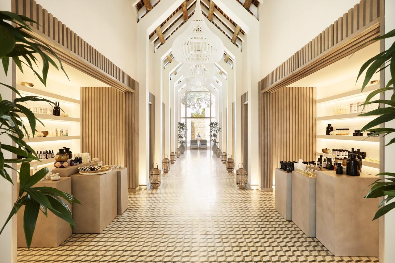 Lux* Grand Gaube Resort & Villas Экстерьер фото The Spa at The Standard, East Village